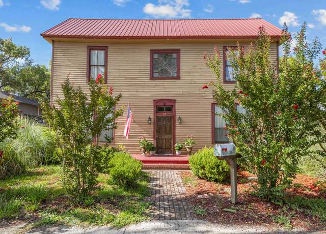 Property at 184 SE Saint Johns St, Lake City, FL 32025, 3 beds, 3 baths