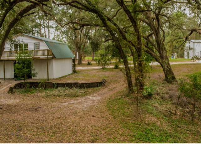 Property at 9768 102nd St, Live Oak, FL 32060, 1 bed, 2 baths