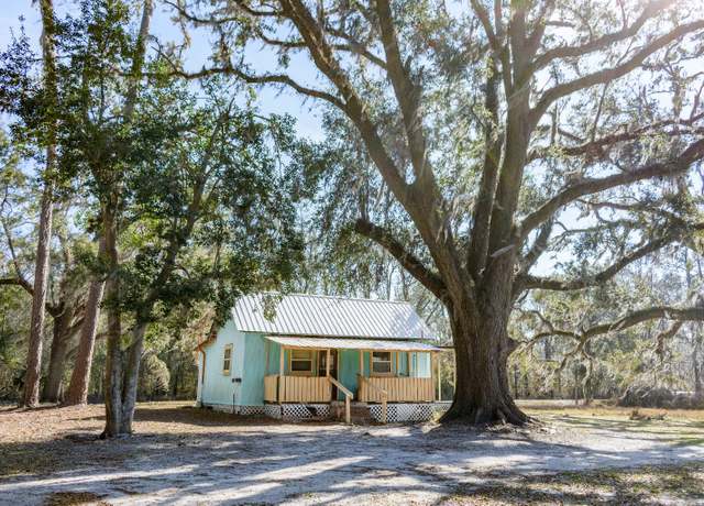 Property at 1020 E Bryson St, Live Oak, FL 32064, 1 bed, 1 bath