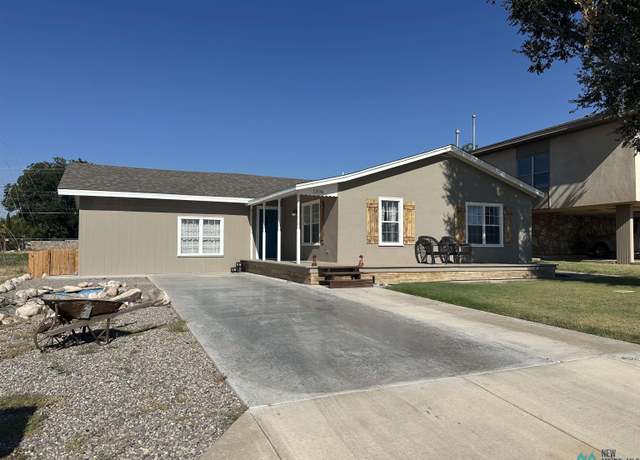Property at 1306 N Richardson Ave, Roswell, NM 88201, 3 beds, 1 bath