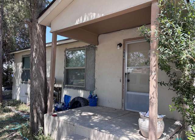 Property at 904 Ortega St, Carlsbad, NM 88220, 4 beds, 2 baths