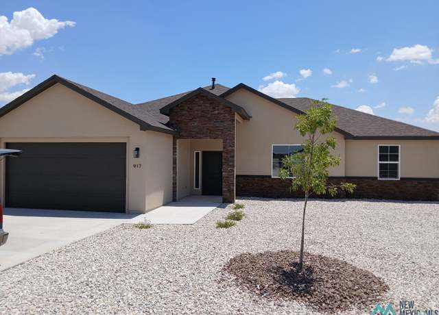 Property at 917 Pima Dr, Carlsbad, NM 88210, 3 beds, 2 baths