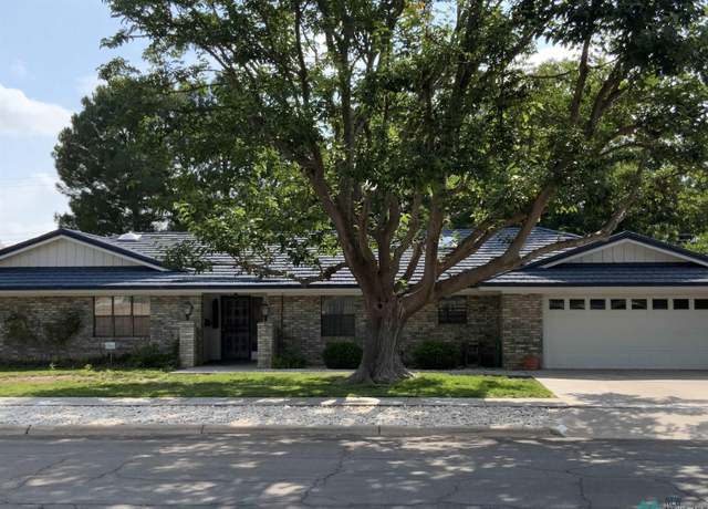 Property at 3007 Edgewood Dr, Roswell, NM 88201, 4 beds, 2 baths