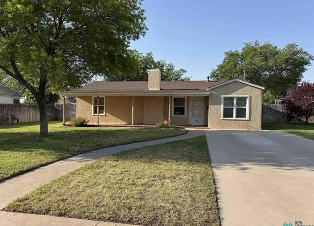 Property at 805 W Centre Ave, Artesia, NM 88210, 3 beds, 1.5 baths