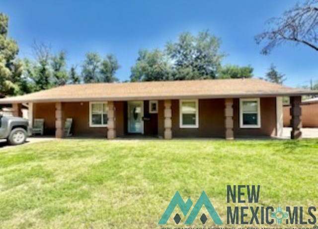 Property at 1504 Bryan Cir, Carlsbad, NM 88220, 5 beds, 4 baths