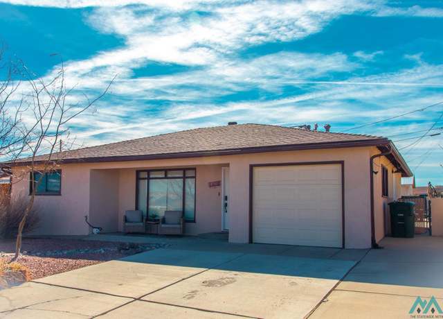 Property at 1102 Idaho Cir, Gallup, NM 87301, 3 beds, 2 baths