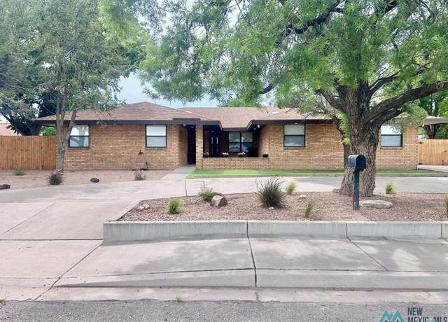 Property at 1202 Moore Dr, Roswell, NM 88201, 3 beds, 2 baths