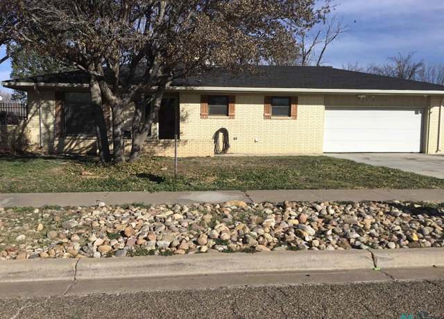 Property at 3517 Dellfield St, Clovis, NM 88101, 3 beds, 2 baths