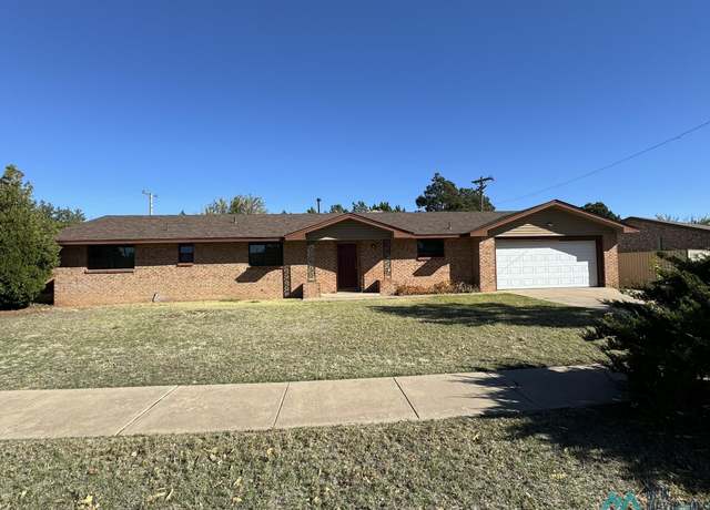 Property at 1201 W Yucca Dr, Clovis, NM 88101, 4 beds, 2 baths