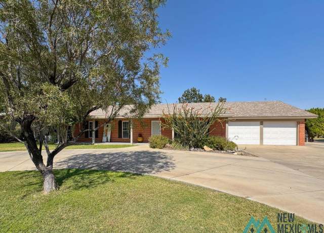 Property at 1602 W Ural Dr, Carlsbad, NM 88220, 4 beds, 3 baths