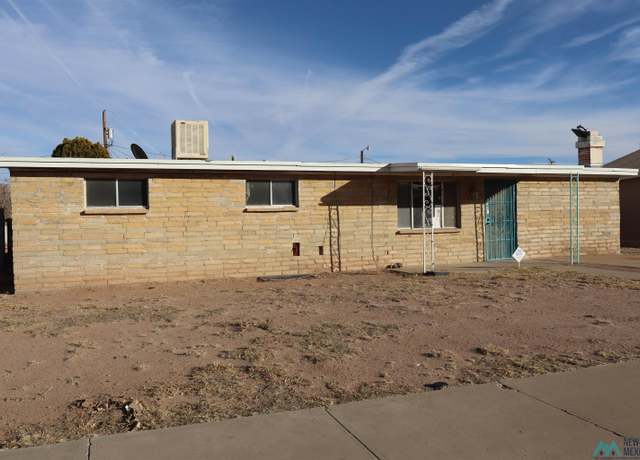 Property at 913 S 10th St, Deming, NM 88030, 3 beds, 1.5 baths