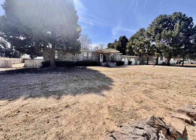 Property at 609 Carreta Rd, Carlsbad, NM 88220, 3 beds, 2 baths