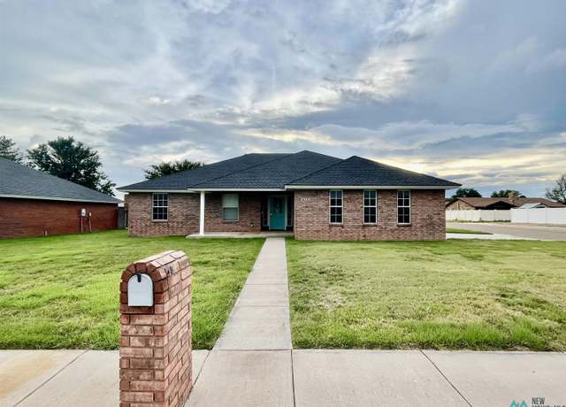 Property at 2300 Jadyn Ln, Clovis, NM 88101, 3 beds, 2 baths
