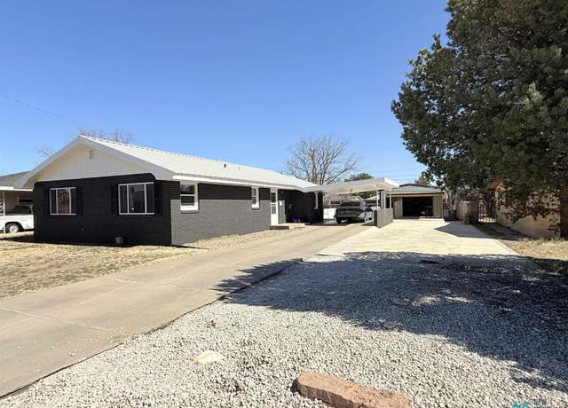 Property at 2601 Wallace St, Clovis, NM 88101, 3 beds, 2 baths