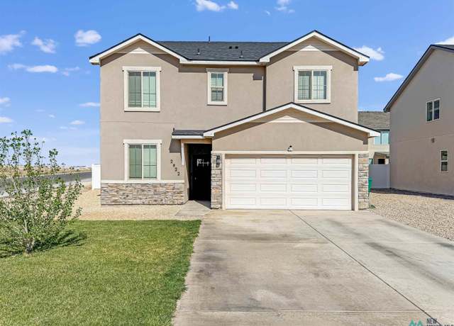 Property at 2922 N Sabrita Cir, Hobbs, NM 88240, 4 beds, 2.5 baths