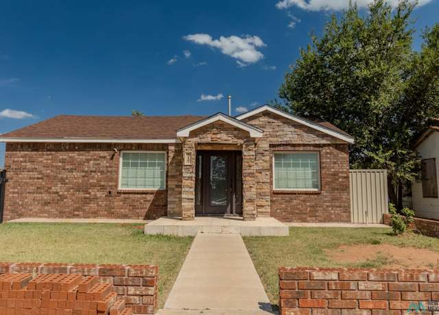 Property at 517 West St, Clovis, NM 88101, 4 beds, 3 baths