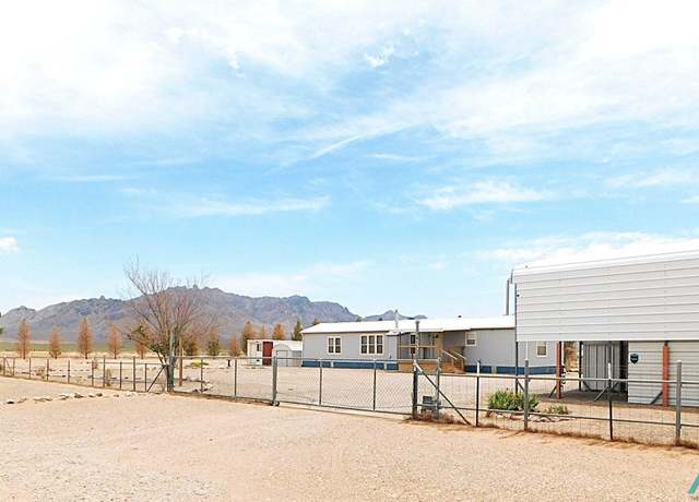 Property at 4550 Sundown Rd Rd SE, Deming, NM 88030, 3 beds, 2 baths
