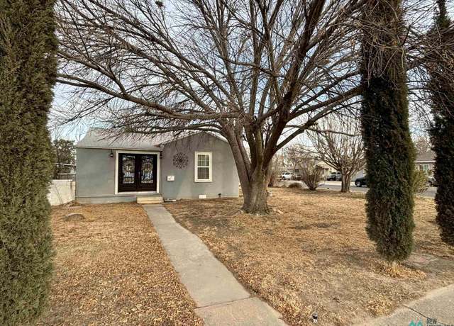Property at 414 S Mesa St, Carlsbad, NM 88220, 3 beds, 2 baths