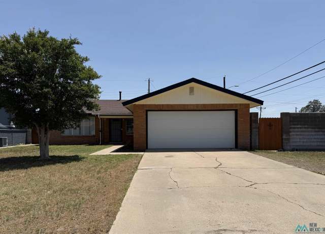 Property at 725 W Iron Ave, Hobbs, NM 88240, 3 beds, 2 baths