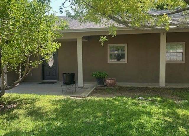Property at 1010 N Eighth St, Carlsbad, NM 88220, 3 beds, 2 baths