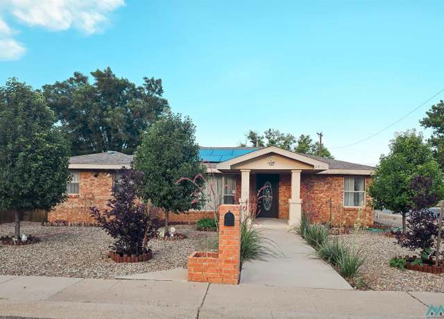 Property at 2901 Gidding St, Clovis, NM 88101, 3 beds, 2.5 baths