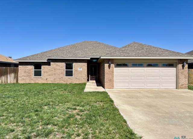 Property at 1717 Simmons St, Clovis, NM 88101, 3 beds, 2 baths