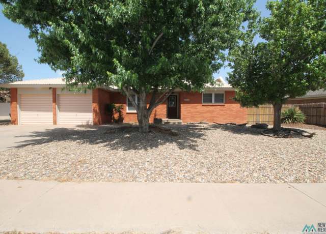 Property at 301 Cactus Dr, Clovis, NM 88101, 3 beds, 2 baths