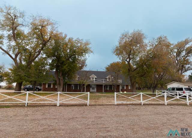 Property at 1901 Horse Center Rd, Roswell, NM 88203, 4 beds, 4.5 baths
