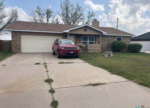 Property at 617 Corrales Rd, Clovis, NM 88101, 3 beds, 2 baths