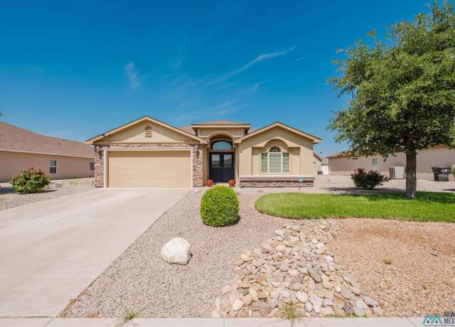 Property at 34 Holly Loop, Roswell, NM 88201, 4 beds, 2 baths