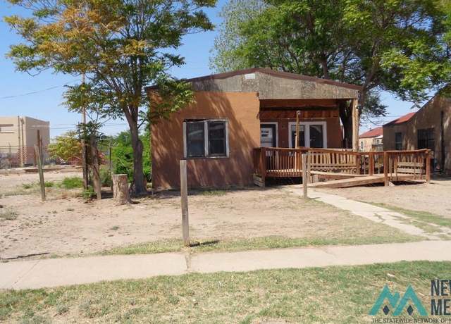Property at 105 S Mesquite St, Carlsbad, NM 88220, 3 beds, 1 bath