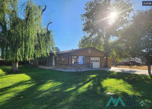 Property at 115 S La Huerta Cir, Carlsbad, NM 88220, 3 beds, 2 baths