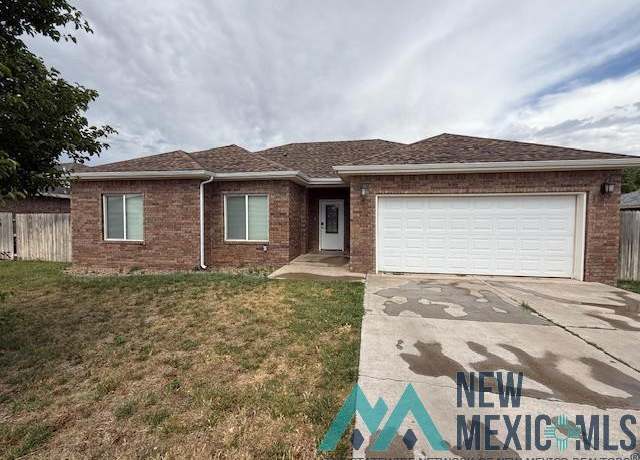Property at 3301 Northglen Dr, Clovis, NM 88101, 3 beds, 2 baths