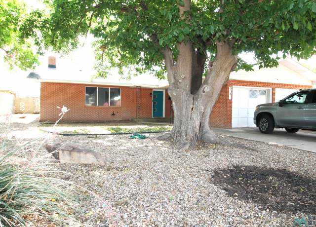 Property at 124 Kansas Dr, Portales, NM 88130, 3 beds, 2 baths