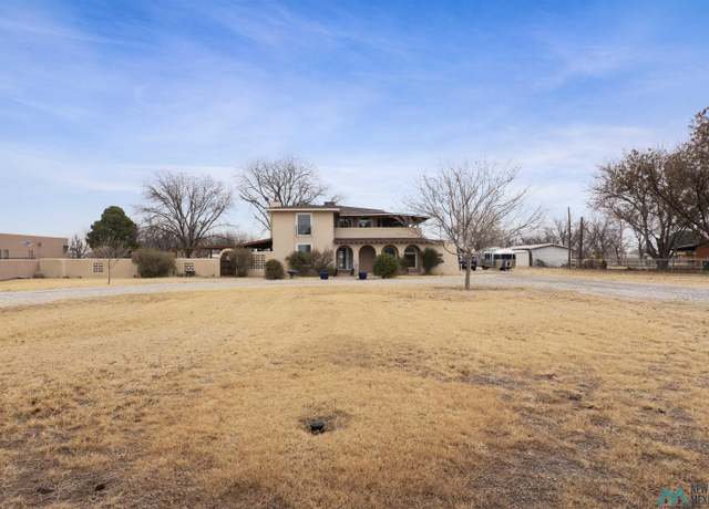 Property at 1606 Mission Ave, Carlsbad, NM 88220, 4 beds, 2.5 baths