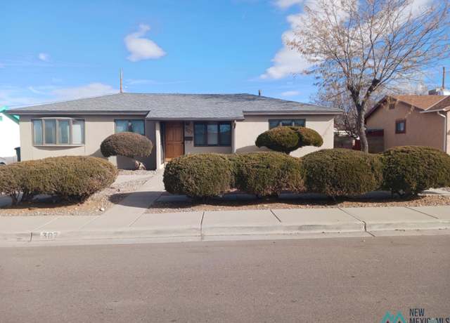 Property at 307 Valentina Dr, Gallup, NM 87301, 4 beds, 2 baths