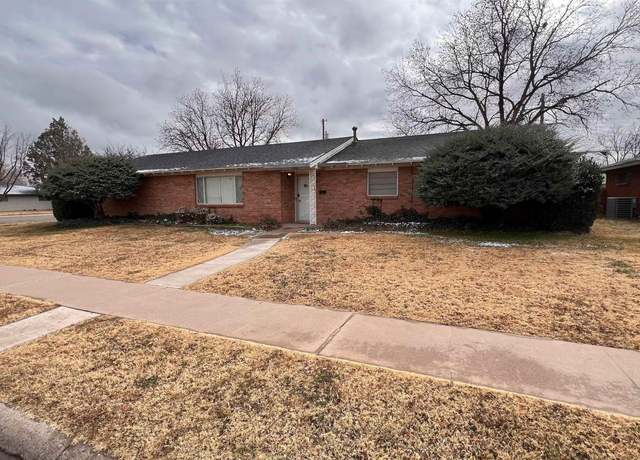 Property at 500 Fulkerson Dr, Roswell, NM 88203, 3 beds, 2 baths