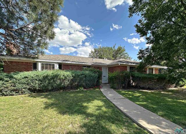 Property at 2201 Barnett Dr, Roswell, NM 88203, 3 beds, 2 baths