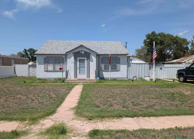 Property at 912 W 14th St, Portales, NM 88130, 2 beds, 1 bath
