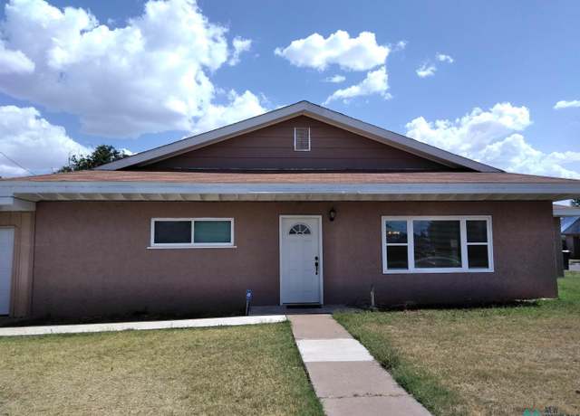 Property at 133 Park Dr, Clovis, NM 88101, 4 beds, 2 baths