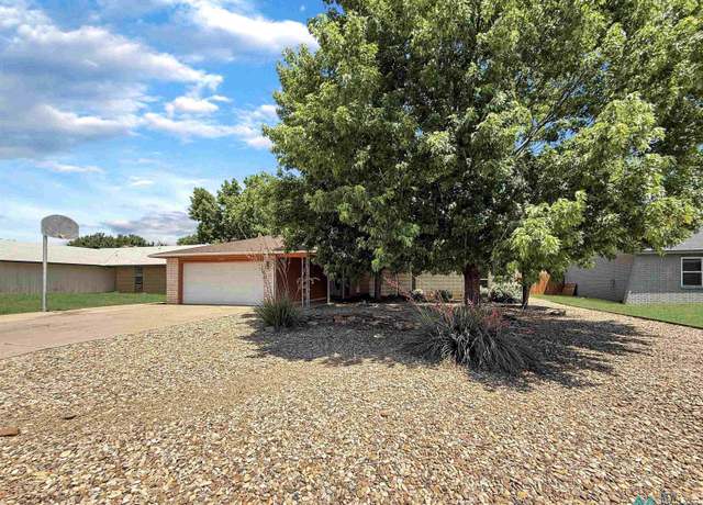 Property at 2116 Glenarm Dr, Clovis, NM 88101, 3 beds, 2 baths