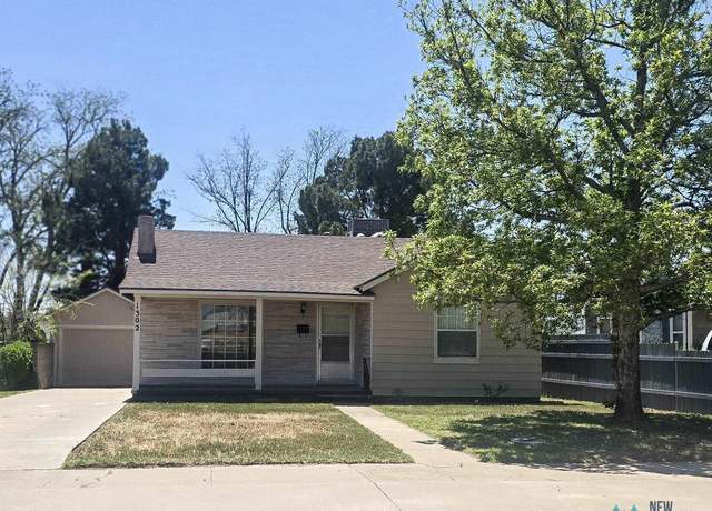 Property at 1302 W 7th St, Roswell, NM 88201, 3 beds, 1 bath