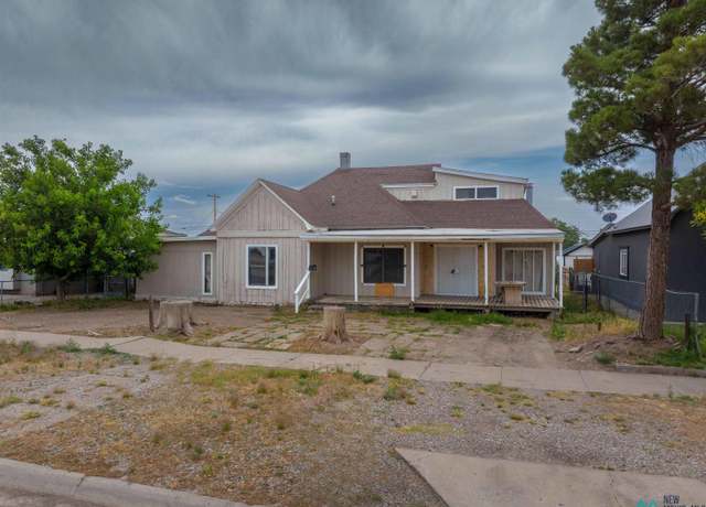Property at 111 W Mathews St, Roswell, NM 88201, 4 beds, 3 baths