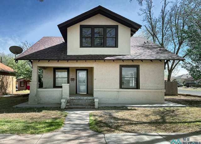 Property at 712 W Alameda St, Roswell, NM 88203, 3 beds, 2 baths
