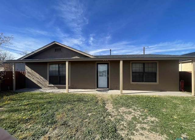 Property at 114 S Commercial St, Lovington, NM 88260, 3 beds, 2 baths