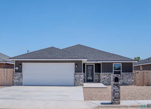 Property at 220 Starlite Dr, Clovis, NM 88101, 4 beds, 2 baths