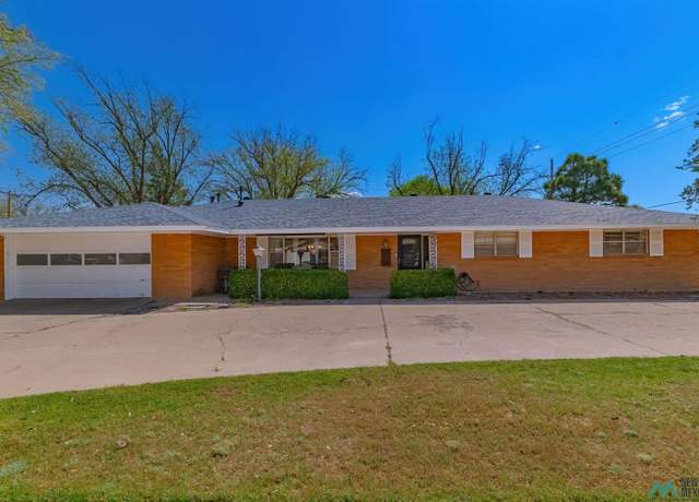 Property at 803 Pearson Dr, Roswell, NM 88201, 4 beds, 3 baths