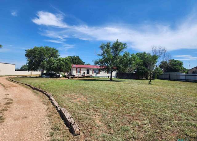 Property at 4000 Heritage Rd, Clovis, NM 88101, 3 beds, 2 baths