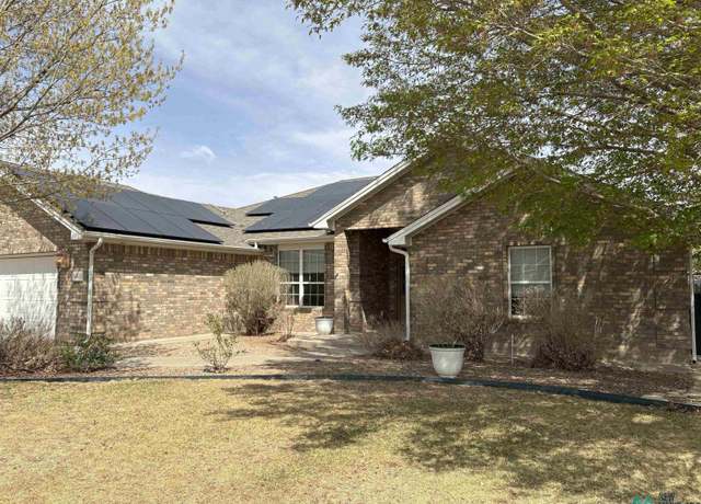 Property at 1405 S Lincoln Dr, Artesia, NM 88210, 4 beds, 2.5 baths