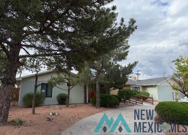 Property at 1001 Susan Ave, Gallup, NM 87301, 3 beds, 3 baths
